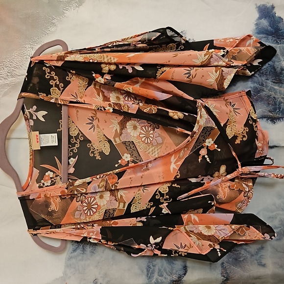 Kimono style Blouse - Picture 7 of 8